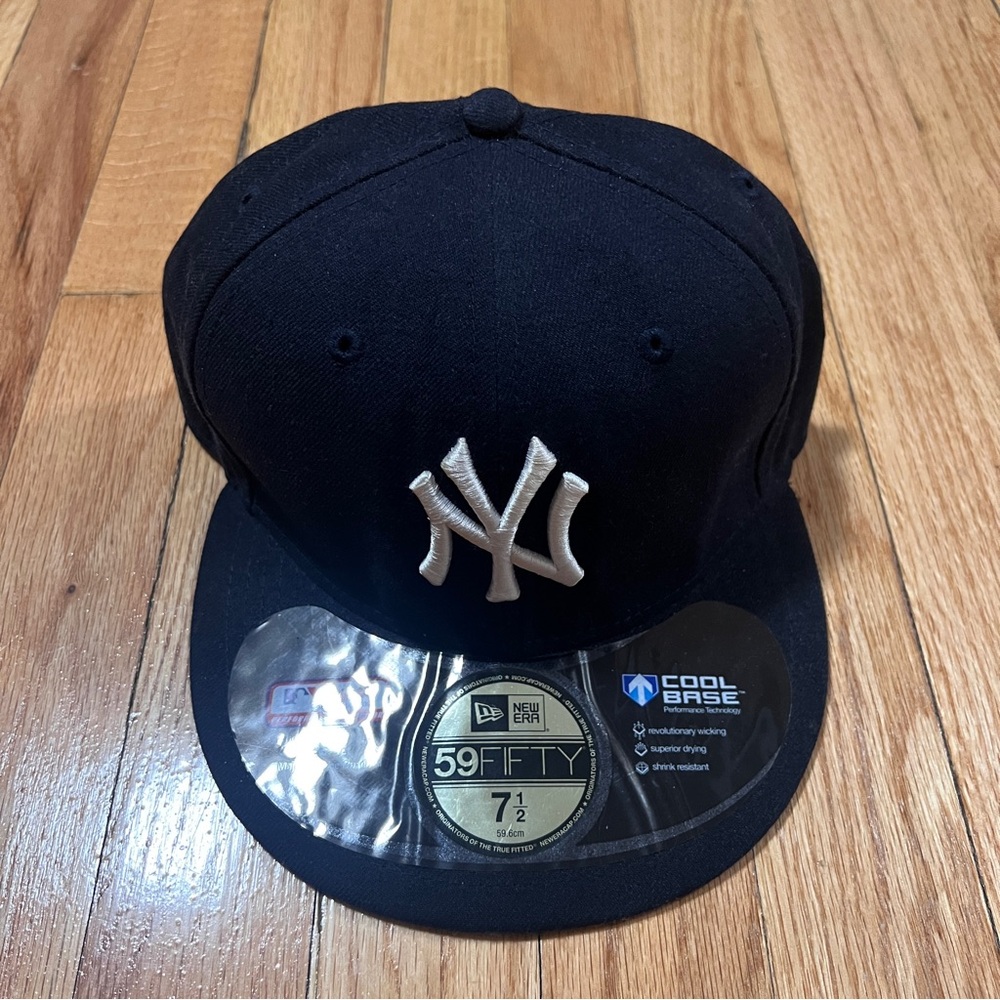 New York Yankees New Era 59Fifty Fitted Hat Cap MLB Size 7 1/2